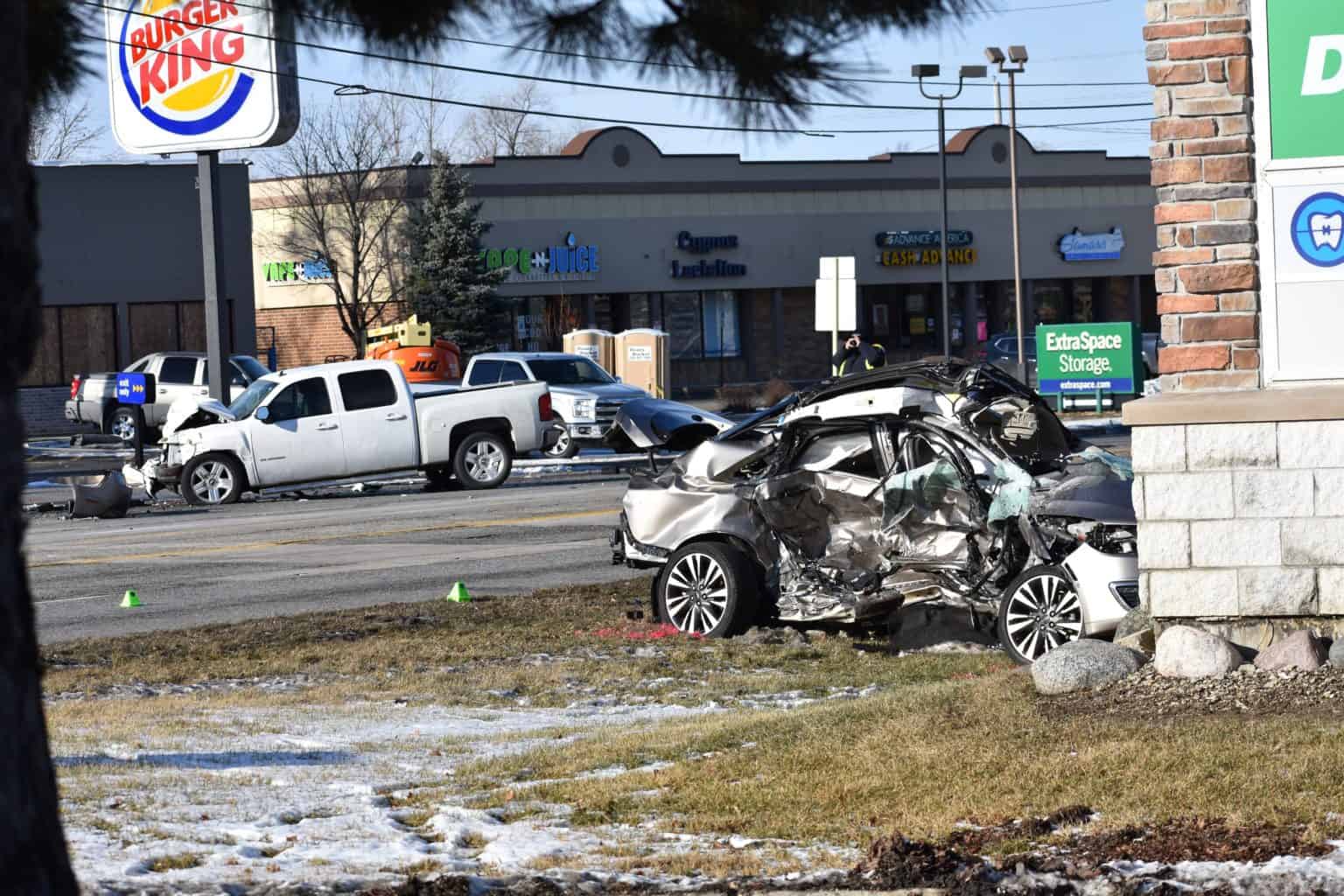 Charges pending after 1 killed, 1 injured in highspeed crash in Mundelein