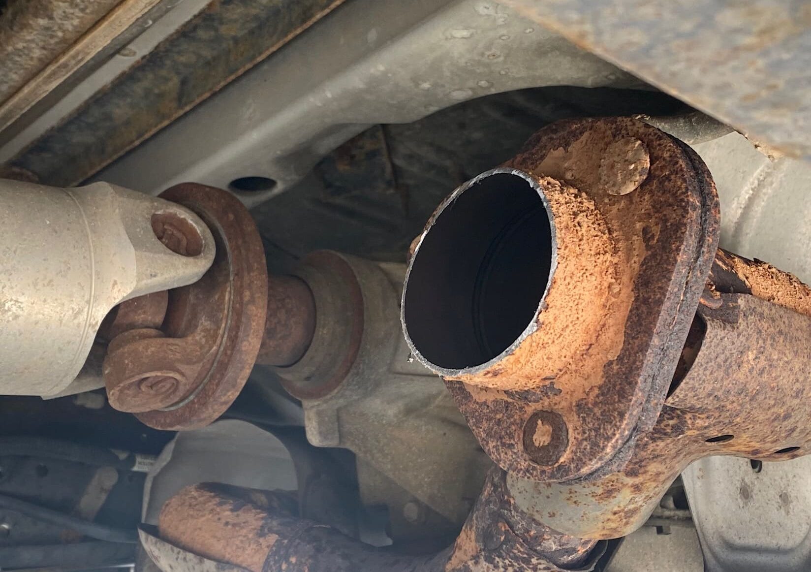 Thieves steal over 2 dozen catalytic converters, estimated to be worth $75K, from Crystal Lake truck lot