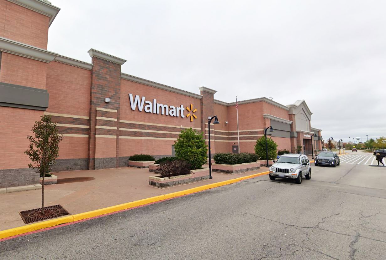 Woman charged with leaving her infant and toddler unattended inside car in Algonquin